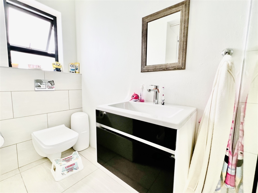 4 Bedroom Property for Sale in Mount Royal Golf Estate Western Cape